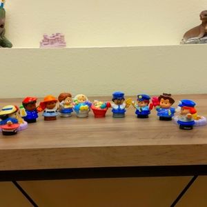 Little People Figurines with 2 Camp Fires